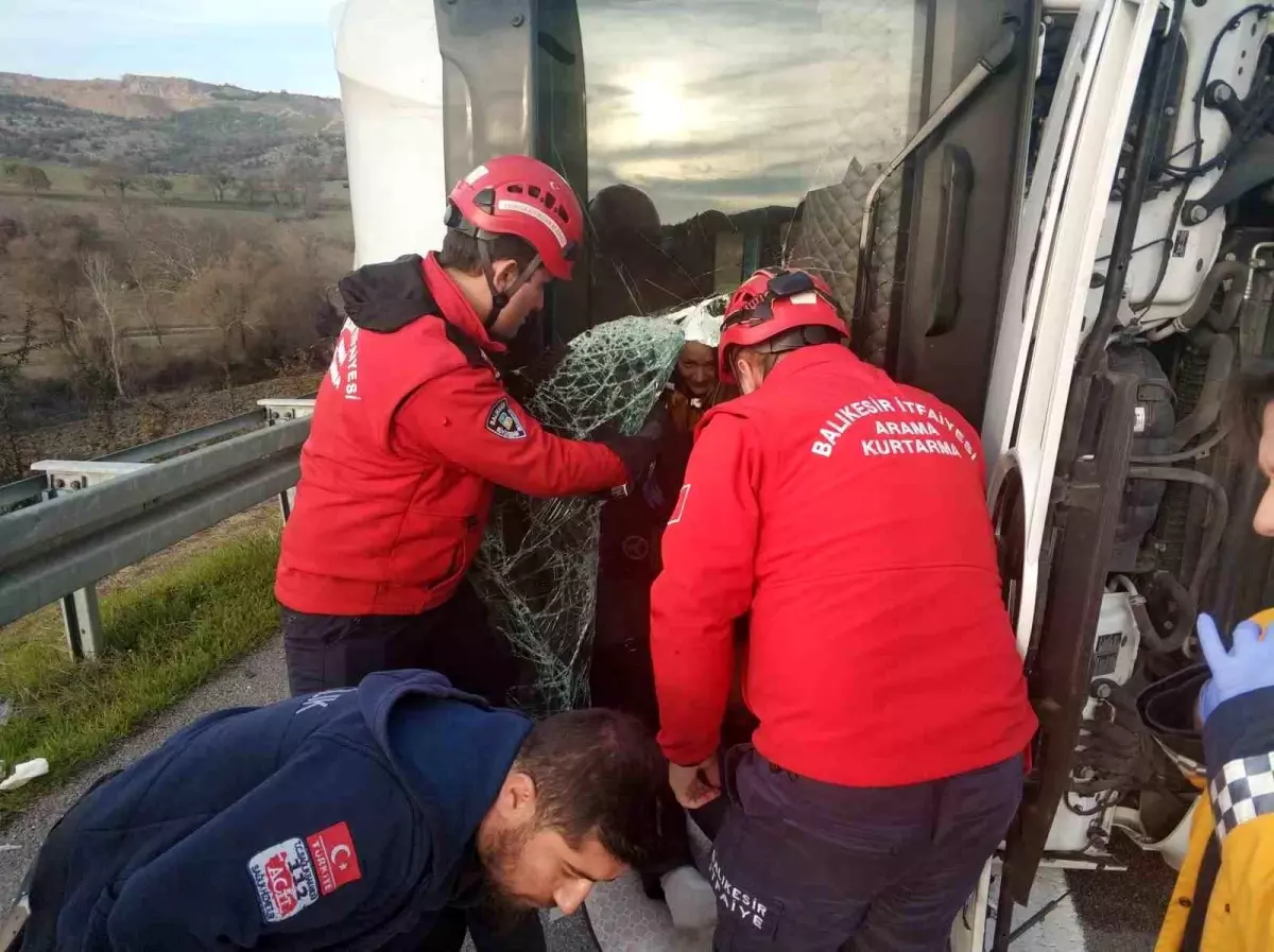 Balıkesir’de Tır Kazası: Sürücü Yaralı